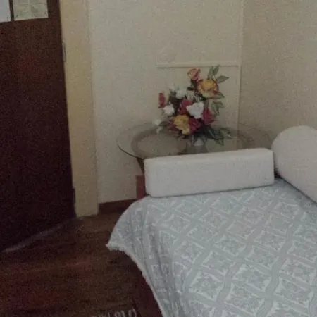 Pensao Residencial Flor Dos Cavaleiros Гостевой дом Лиссабон