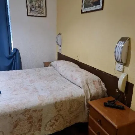 Maison d'hôtes Pensao Residencial Flor Dos Cavaleiros