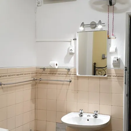 Pensao Residencial Flor Dos Cavaleiros 2* 리스본