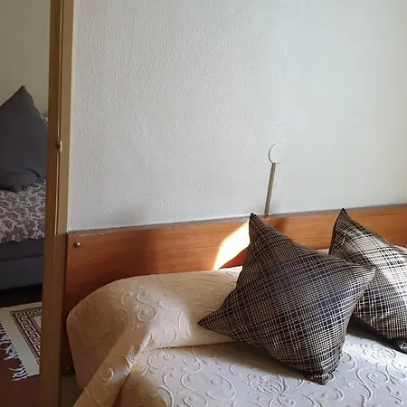 게스트하우스 Pensao Residencial Flor Dos Cavaleiros 2*