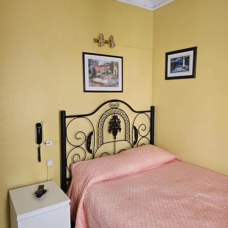 Pensao Residencial Flor Dos Cavaleiros 2* Lisboa