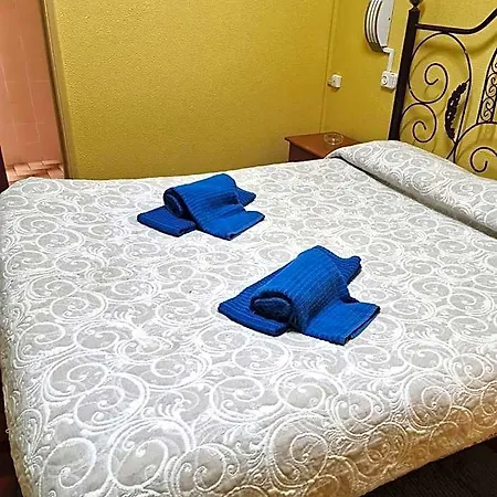 Pensao Residencial Flor Dos Cavaleiros 2*