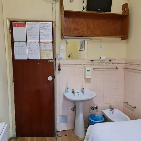 Guest house Pensao Residencial Flor Dos Cavaleiros Lisbon
