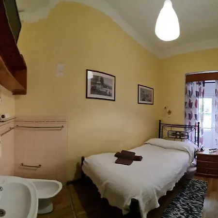 Pensao Residencial Flor Dos Cavaleiros Guest house