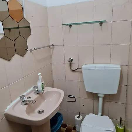 Guest house Pensao Residencial Flor Dos Cavaleiros 2*