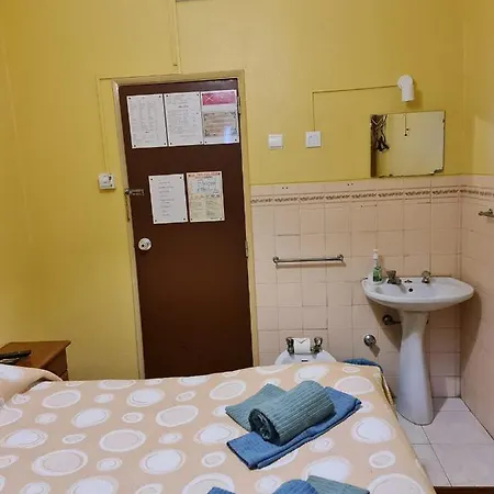 Pensao Residencial Flor Dos Cavaleiros Guest house