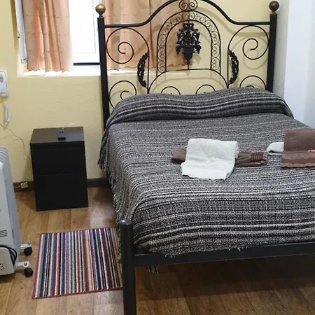 Pensao Residencial Flor Dos Cavaleiros Guest house