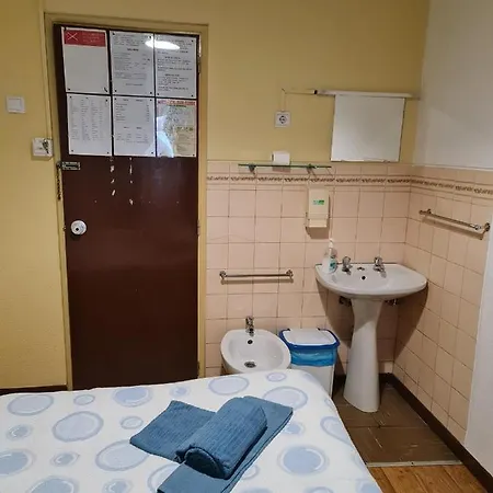 Vendégház Pensao Residencial Flor Dos Cavaleiros 2*
