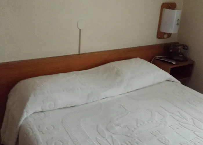 Pensao Residencial Flor Dos Cavaleiros בית הארחה ליסבון