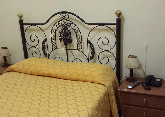 בית הארחה Pensao Residencial Flor Dos Cavaleiros