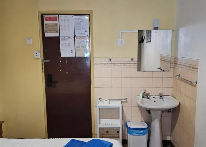 Pensao Residencial Flor Dos Cavaleiros 2* ליסבון