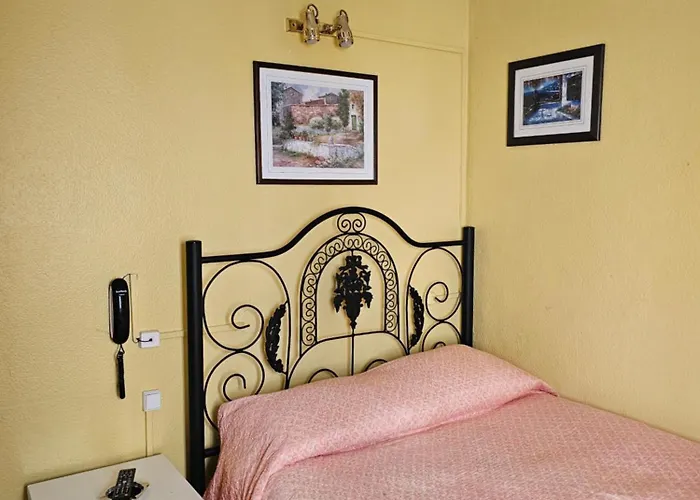 Pensao Residencial Flor Dos Cavaleiros 2* ליסבון